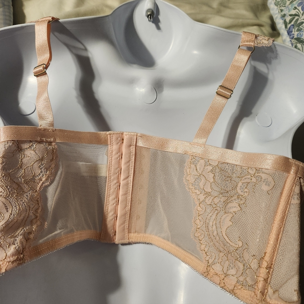 NWT.  Torrid Peach Lace Sexy Strappy Bra - Picture 3 of 3